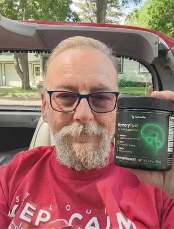 Authentic user feedback highlighting reduced brain fog and enhanced clarity from natural supplement